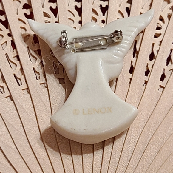 Lenox White and Gold Angel Brooch - Picture 2 of 6